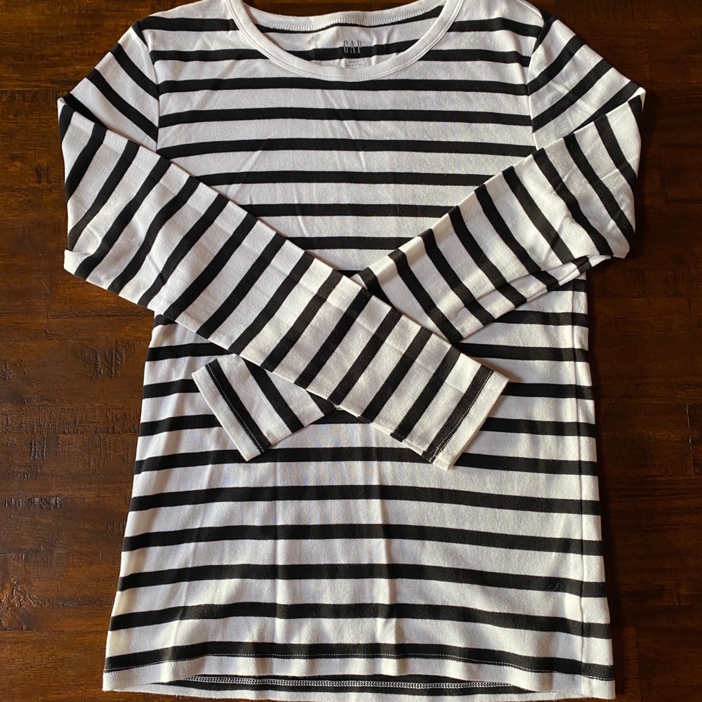 GAP long sleeve crew